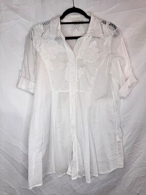 Kosmika Italian Women’s White Lace-Detail Button Front Tunic Top
